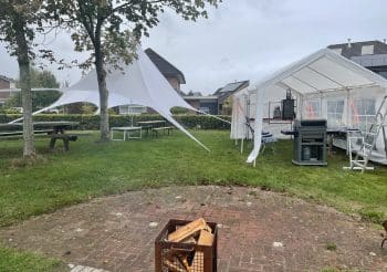 Breek de tent maar af